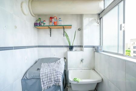 Apartamento para alugar com 74m², 2 quartos e 1 vagaÁrea de serviço