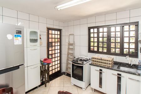 Casa à venda com 400m², 6 quartos e 4 vagasCasa 2 - Cozinha