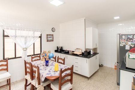 Casa à venda com 400m², 6 quartos e 4 vagasCozinha