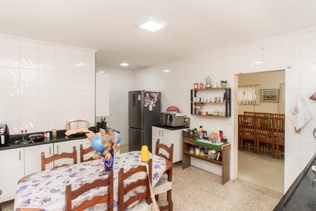 Casa à venda com 400m², 6 quartos e 4 vagasCozinha