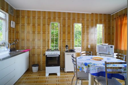 Casa à venda com 100m², 2 quartos e 2 vagasCozinha