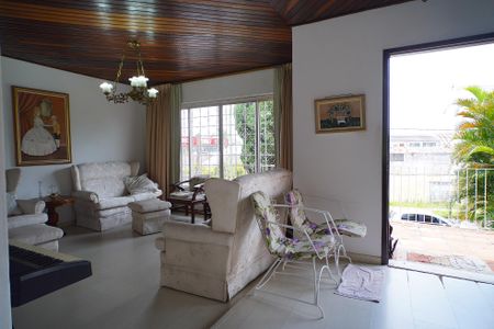 Casa à venda com 100m², 2 quartos e 2 vagasSala