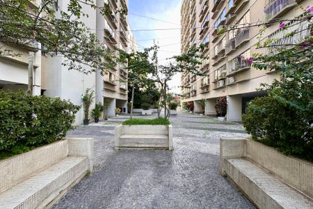 Apartamento à venda com 75m², 2 quartos e 1 vaga
