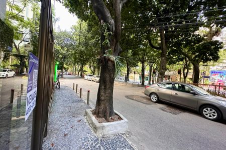 Apartamento à venda com 75m², 2 quartos e 1 vaga