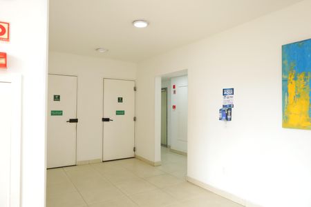 Apartamento para alugar com 56m², 2 quartos e 1 vagaÁrea comum - Saguão do prédio