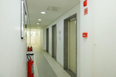 Apartamento para alugar com 56m², 2 quartos e 1 vagaÁrea comum - Saguão do prédio