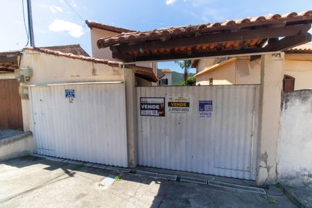 Casa à venda com 180m², 3 quartos e 3 vagasPlaquinha 