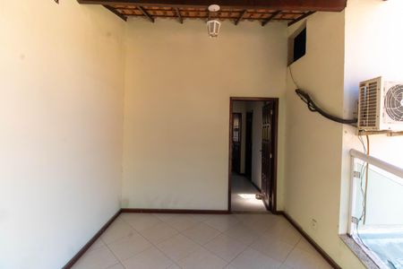 Casa à venda com 180m², 3 quartos e 3 vagasVaranda 