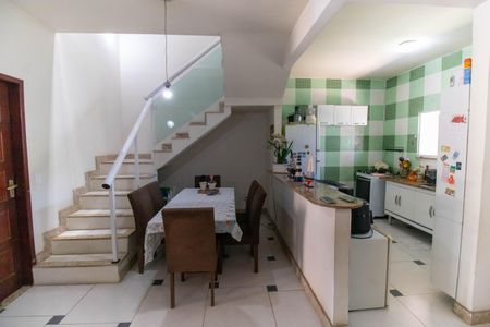 Sala e Cozinha  de casa à venda com 3 quartos, 180m² em Engenho do Mato, Niterói