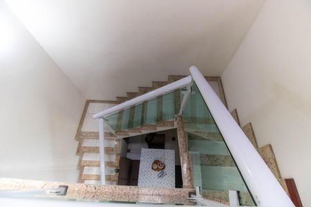 Casa à venda com 180m², 3 quartos e 3 vagasEscada 