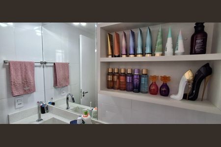 Apartamento à venda com 79m², 2 quartos e 2 vagas Apartamento à venda com 79m², 2 quartos e 2 vagasBanheiro Suíte 1