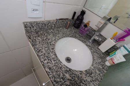 Apartamento à venda com 64m², 3 quartos e 1 vagaBanheiro da Suíte - Pia