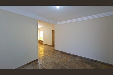 Casa para alugar com 3 quartos, 110m² em Floresta, Belo Horizonte