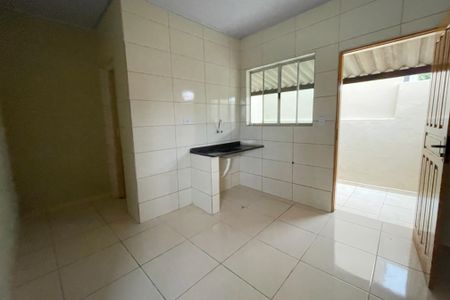 Cozinha de casa para alugar com 1 quarto, 60m² em Parque Peruche, São Paulo