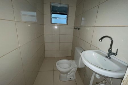 Banheiro de casa para alugar com 1 quarto, 60m² em Parque Peruche, São Paulo