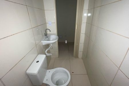 Banheiro de casa para alugar com 1 quarto, 60m² em Parque Peruche, São Paulo