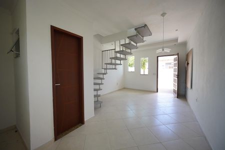 Sala de casa para alugar com 2 quartos, 88m² em São João do Rio Vermelho, Florianópolis