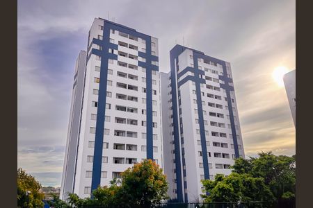 Apartamento para alugar com 64m², 3 quartos e 1 vaga Apartamento para alugar com 64m², 3 quartos e 1 vagaFachada