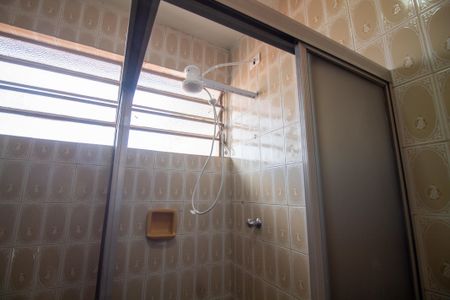 Casa para alugar com 116m², 2 quartos e 2 vagasBanheiro