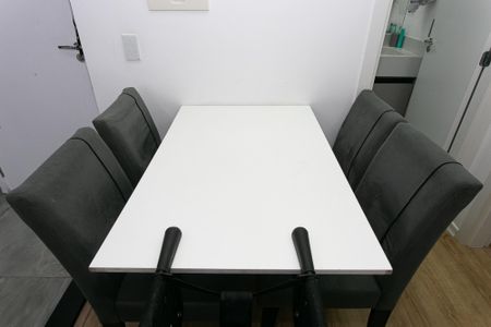 Apartamento para alugar com 40m², 2 quartos e sem vaga Apartamento para alugar com 40m², 2 quartos e sem vagaSala - Mesa e Cadeiras