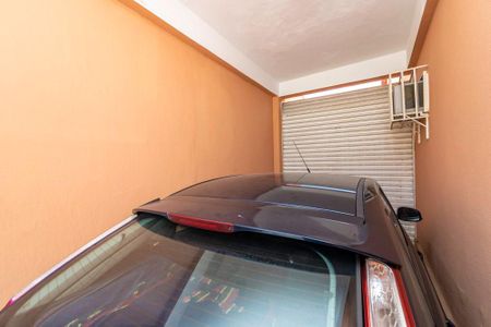 Casa à venda com 170m², 3 quartos e 4 vagasVaranda da frente - Garagem