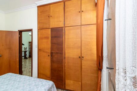 Casa à venda com 170m², 3 quartos e 4 vagasQuarto 1 - Armários