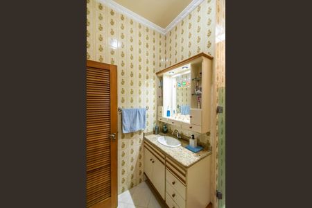 Casa à venda com 170m², 3 quartos e 4 vagasBanheiro