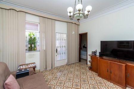 Casa à venda com 170m², 3 quartos e 4 vagasSala