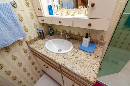 Casa à venda com 170m², 3 quartos e 4 vagasBanheiro