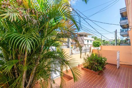 Casa à venda com 170m², 3 quartos e 4 vagasVista da Varanda da Sala