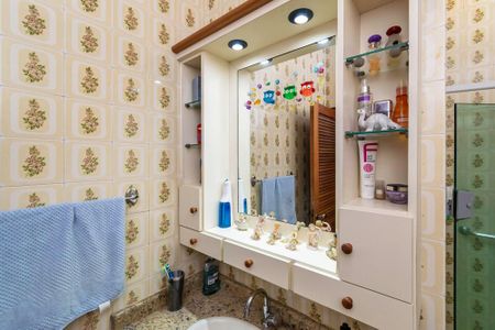 Casa à venda com 170m², 3 quartos e 4 vagasBanheiro