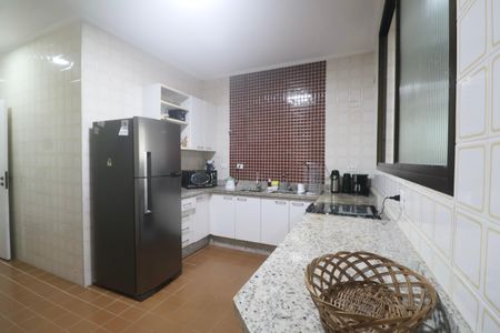 Apartamento para alugar com 141m², 3 quartos e 2 vagas Apartamento para alugar com 141m², 3 quartos e 2 vagasCozinha