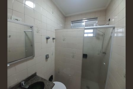 Banheiro de apartamento para alugar com 1 quarto, 50m² em Centro, São Vicente