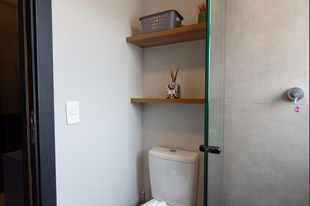 Banheiro de kitnet/studio para alugar com 1 quarto, 21m² em Bela Vista, São Paulo