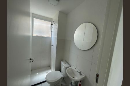 Banheiro de apartamento para alugar com 2 quartos, 38m² em Jardim Petropolis, Cotia