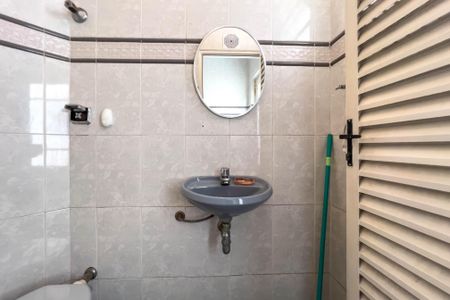 Casa à venda com 130m², 2 quartos e 1 vagaLavabo