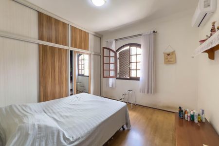 Casa à venda com 130m², 2 quartos e 1 vagaQuarto 1