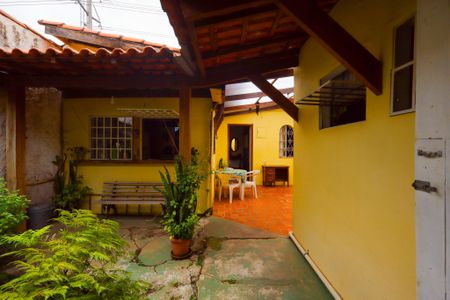 Casa à venda com 200m², 2 quartos e 1 vagaQuintal 