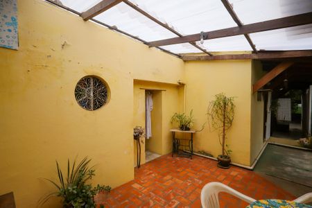 Casa à venda com 200m², 2 quartos e 1 vagaQuintal 