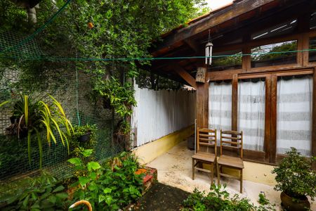 Casa à venda com 200m², 2 quartos e 1 vagaQuintal 