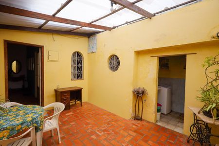 Casa à venda com 200m², 2 quartos e 1 vagaQuintal 