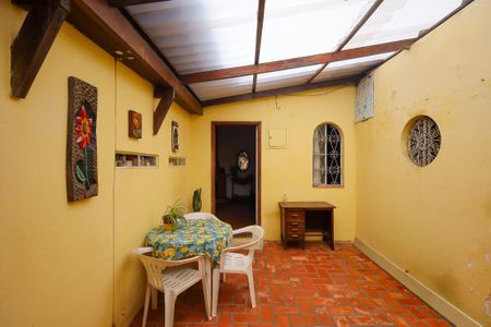 Casa à venda com 200m², 2 quartos e 1 vagaQuintal 