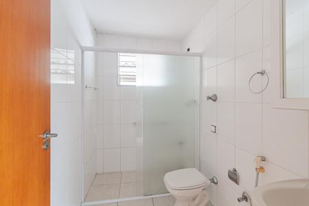 Banheiro de casa para alugar com 1 quarto, 55m² em Vila Ré, São Paulo