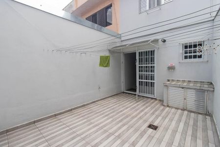 Casa à venda com 111m², 2 quartos e 1 vagaQuintal