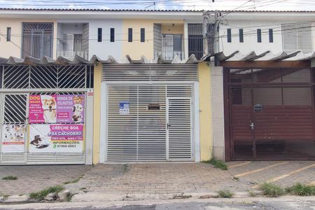 Casa à venda com 111m², 2 quartos e 1 vagaFachada