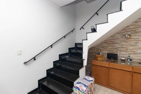 Casa à venda com 111m², 2 quartos e 1 vagaEscada