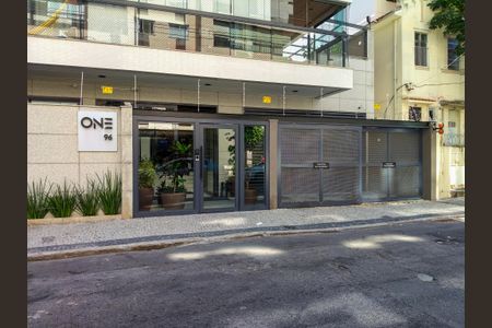 Apartamento à venda com 72m², 2 quartos e 1 vagaFachada e portaria