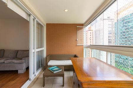 Apartamento para alugar com 129m², 3 quartos e 3 vagasVaranda