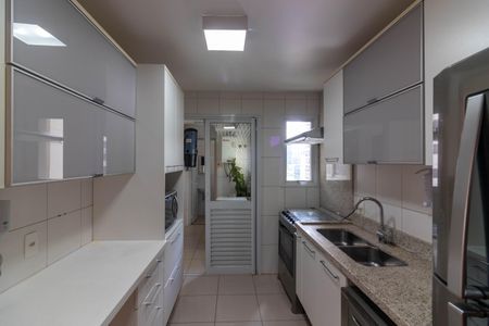Apartamento para alugar com 129m², 3 quartos e 3 vagasCozinha