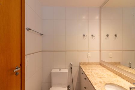 Apartamento para alugar com 129m², 3 quartos e 3 vagasBanheiro da Suíte 2